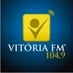 Logo de Rádio Vitória FM 104.9